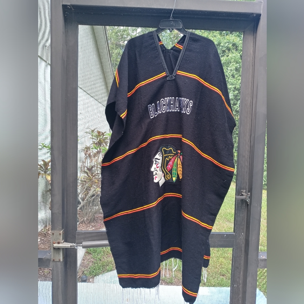 NHL Chicago Blackhawks Blanket Poncho one size Embroidered
